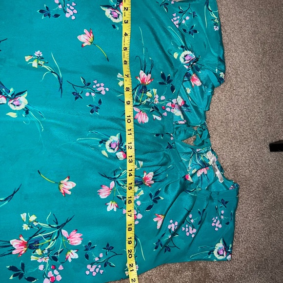 Teal Blouse with Floral Print - Picture 5 of 5